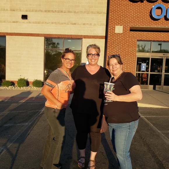 Cancelled 11/9/2019 Dayton Posh N Sip - Picture 2 of 8